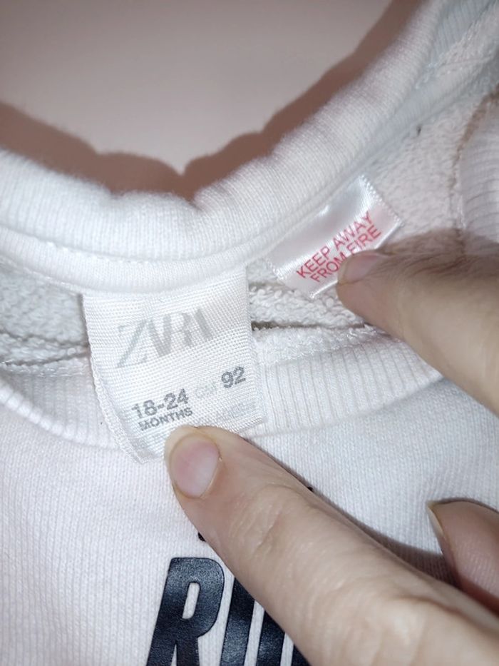 Pull blanc garçon tbe Zara 18/24 mois - photo numéro 3