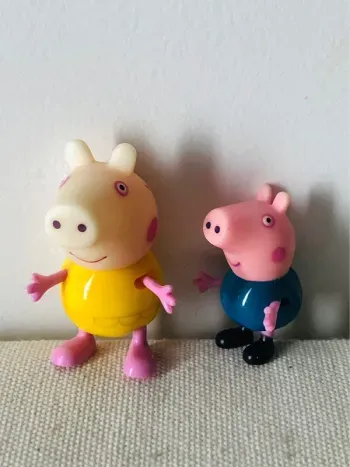Lot de 2 personnages peppa pig lapin george