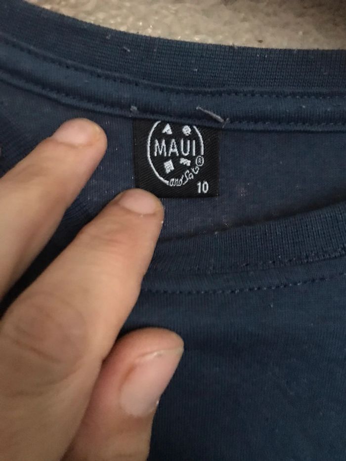 T-shirt manches longues marque Maui and sons taille 10 ans - photo numéro 2