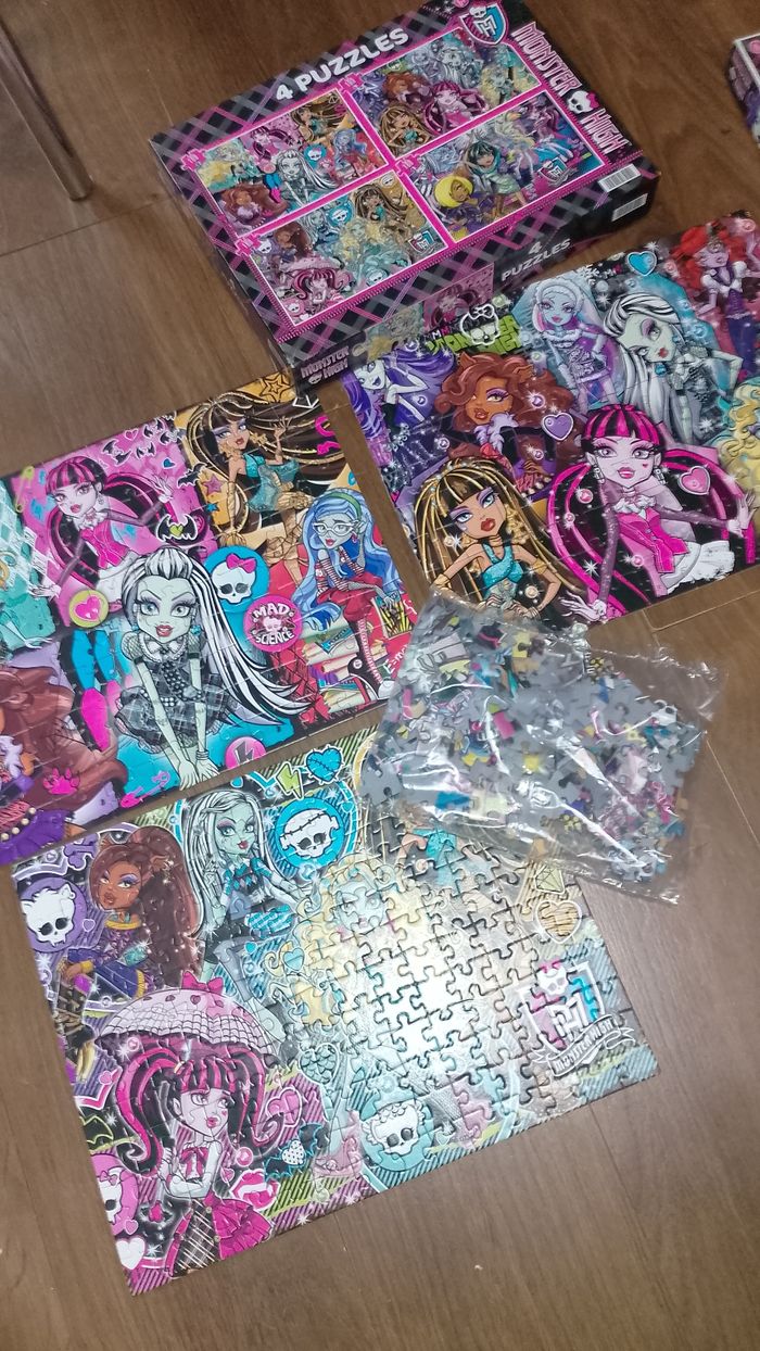 Puzzle Monster High dont 1 neuf - photo numéro 4