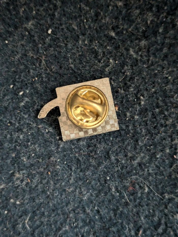 Pins publicitaire - photo numéro 3