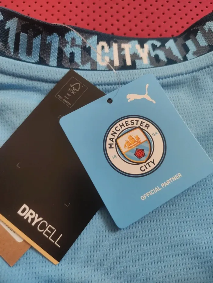 Maillot de foot Manchester City, Puma Authentique Officiel taille enfant 11/12 ans, Neuf - photo numéro 15