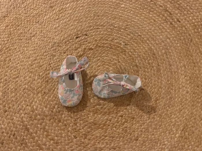 Fille 👧🏻 Chaussons bebe liberty taille 18/19 - kialine - photo numéro 2
