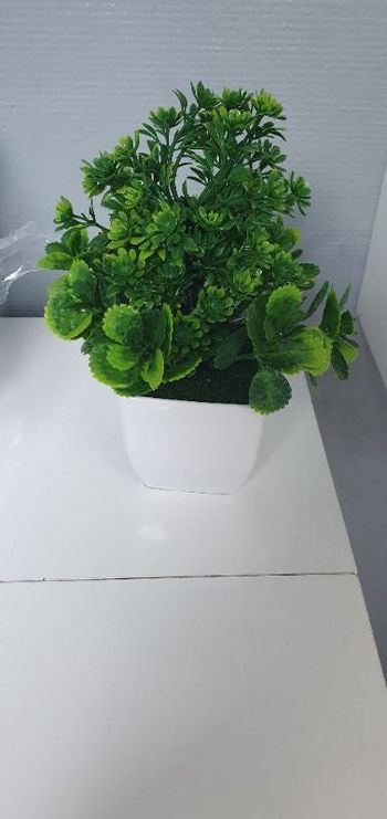 Pot de fleurs artificiel