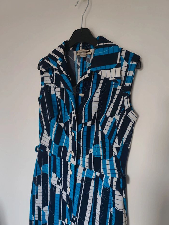 Robe bleue vintage motifs graphiques - photo numéro 2