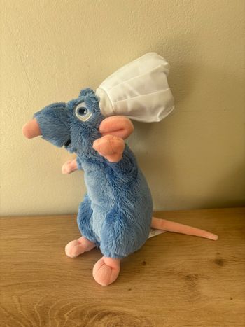 Doudou peluche rat Rémy ratatouille toque cuisinier Disney