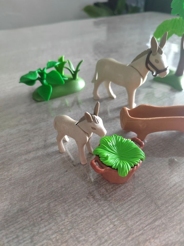 Famille ânes playmobil en très bon état - photo numéro 2