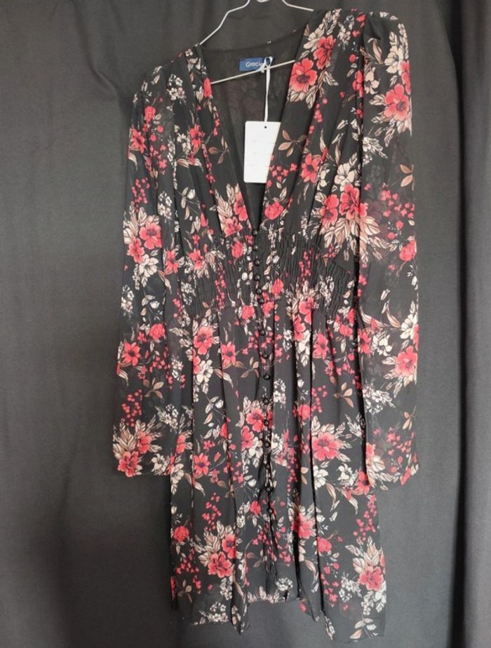 Robe noire - photo numéro 4