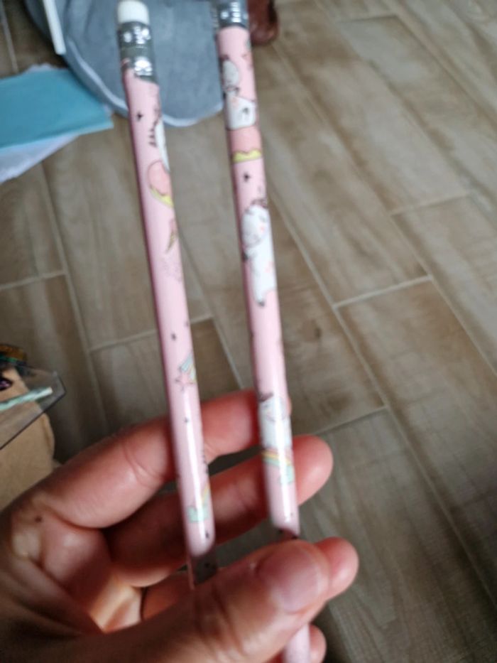 Lot de deux crayons de bois licorne - photo numéro 2