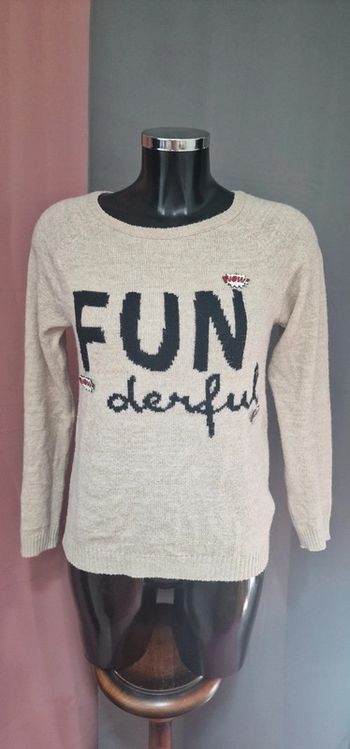Pull beige avec inscription