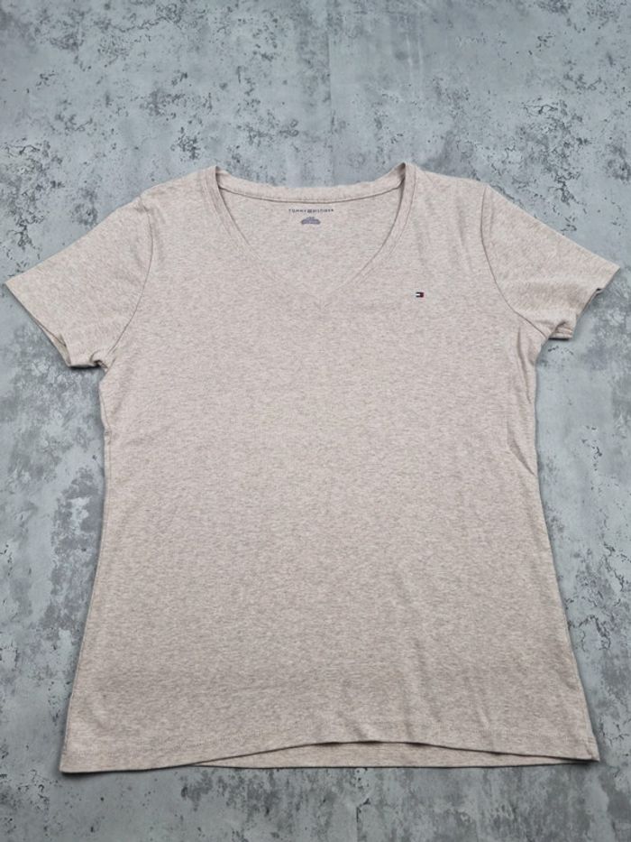 T-shirt col V Tommy Hilfiger beige chiné – Taille L Femme (mesures en photos) - photo numéro 3