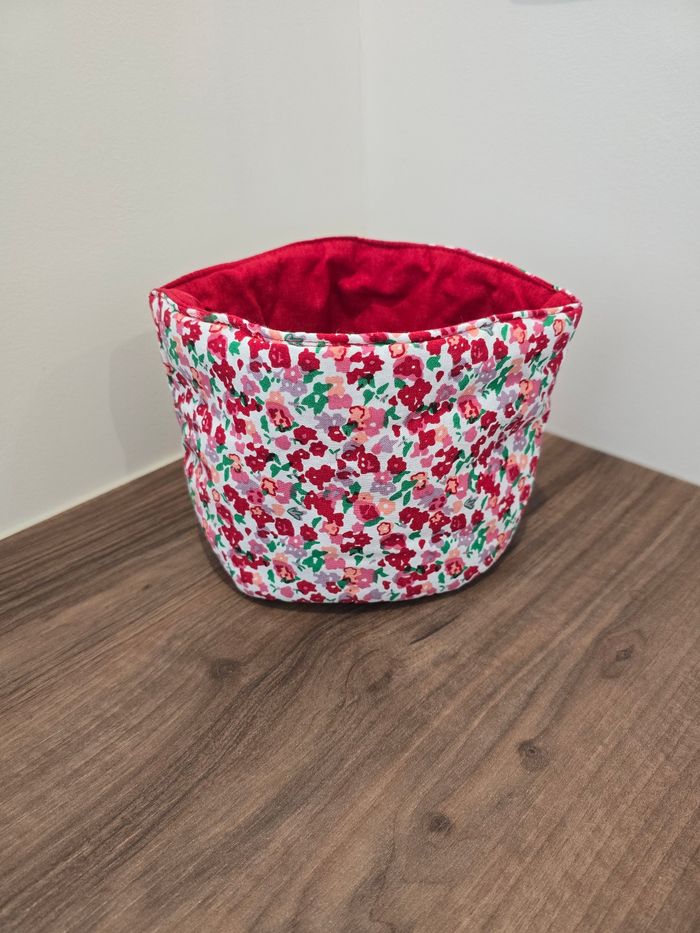 Petit panier de rangement fleuri (Neuf). - photo numéro 1