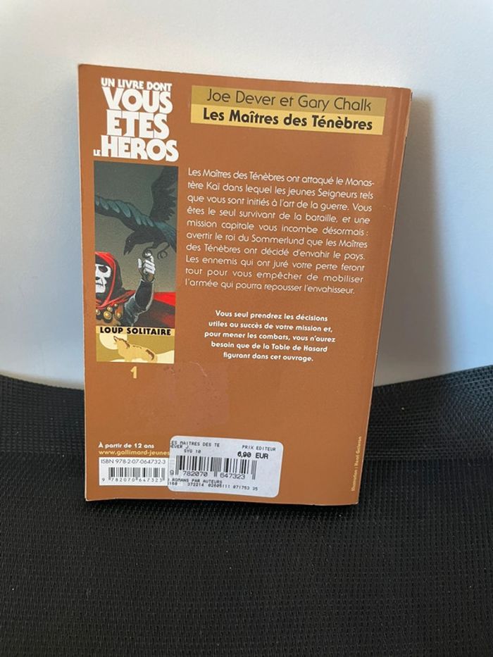 Livre dont vous êtes le héros Les maîtres des ténèbres LDVELH loup solitaire - photo numéro 3