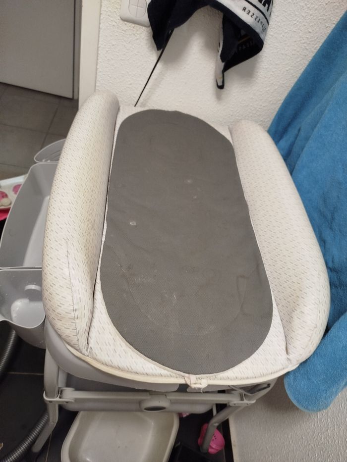 Baignoire ergonomique pour bébé avec support table a langer - photo numéro 4