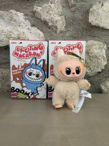 Labubu macaron beige