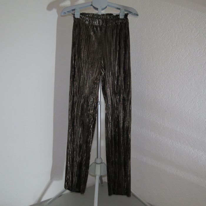 ✨ Pantalon plissé métallisé KIABI – Taille M (EUR 38-40) ✨ - photo numéro 2