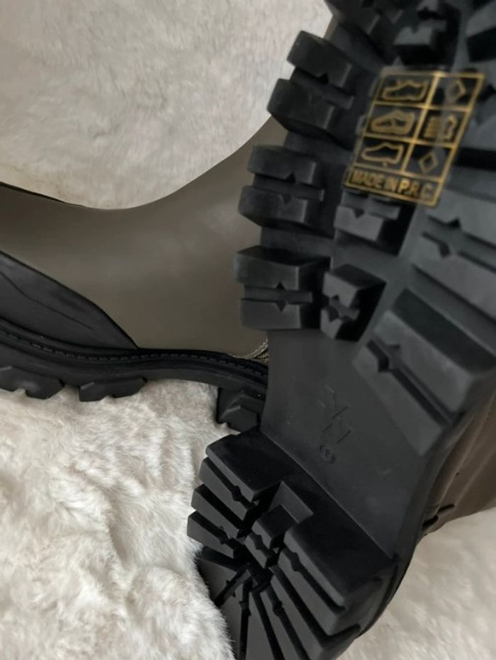 Bottes kaki Vanessa Wu pointure 39 Talons 4 cm Neuves dans la boîte d origine - photo numéro 7