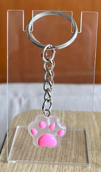 Porte clé patte fuschia