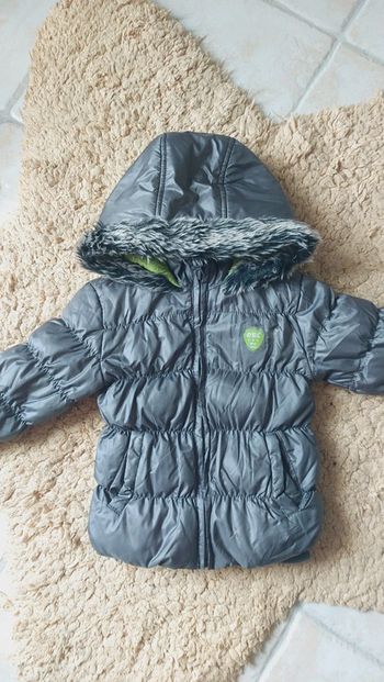 Doudoune avec capuche 12 mois