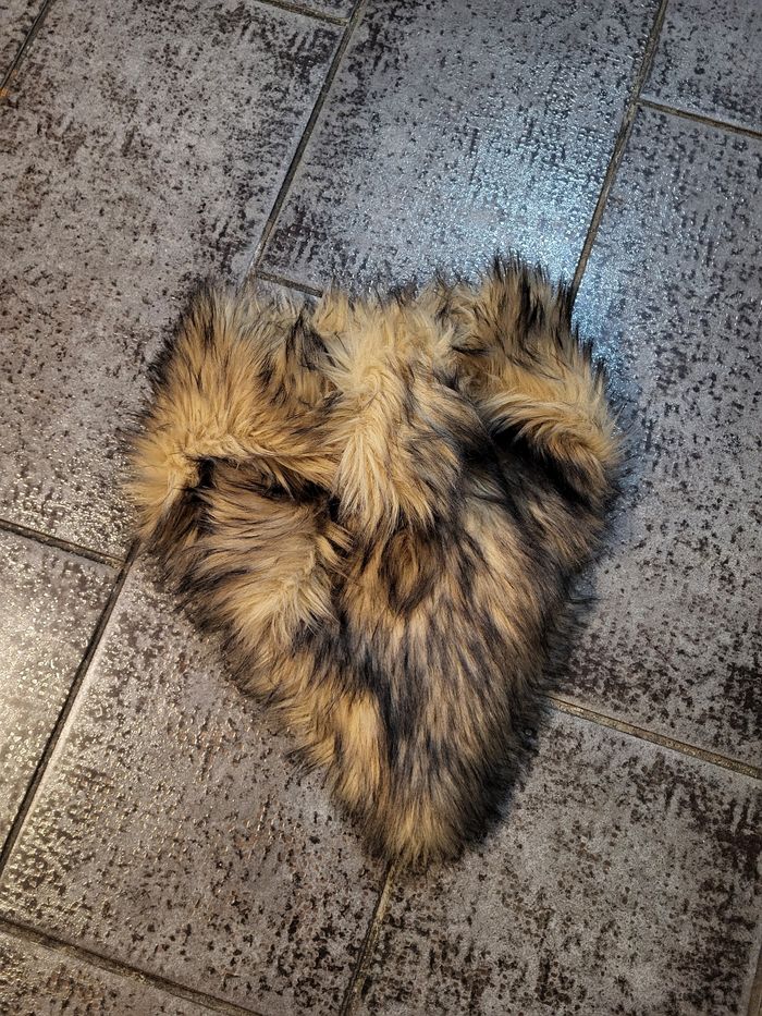 Echarpe neuve  collaboration H&M &  Paco Rabanne - photo numéro 5