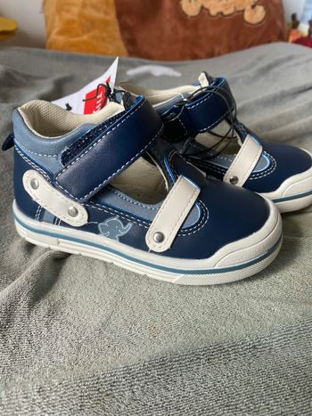Chaussure semi-ouverte neuves T22