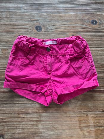 Short fille
