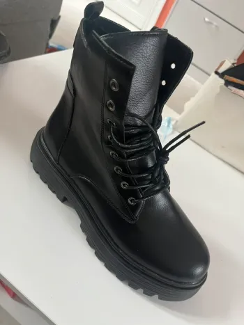 Bottine noir neuve