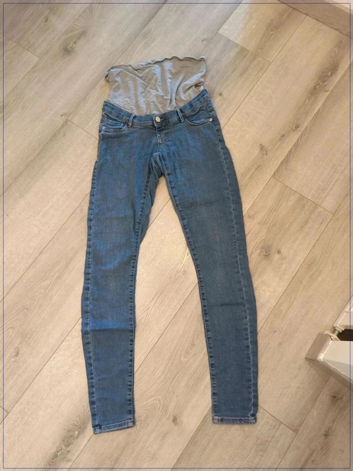 Jean taille 34 de maternité
