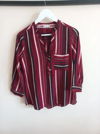 Blouse rayée bordeau, noire et blanche – Chic & décontractée