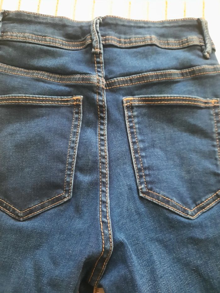Jean skinny. Cache cache - photo numéro 4
