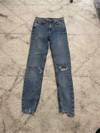 Jeans a trou Bershka