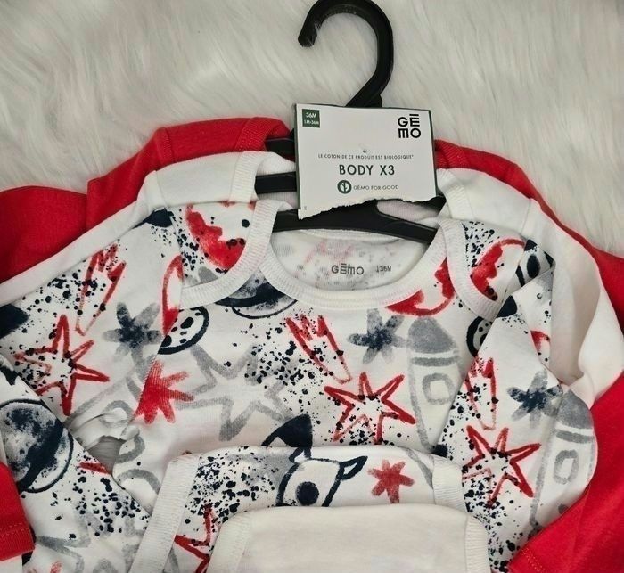 Neufs (non portés)💙🤩😍 lot bodies ml 36 mois garçon 💙🤩😍 - photo numéro 3