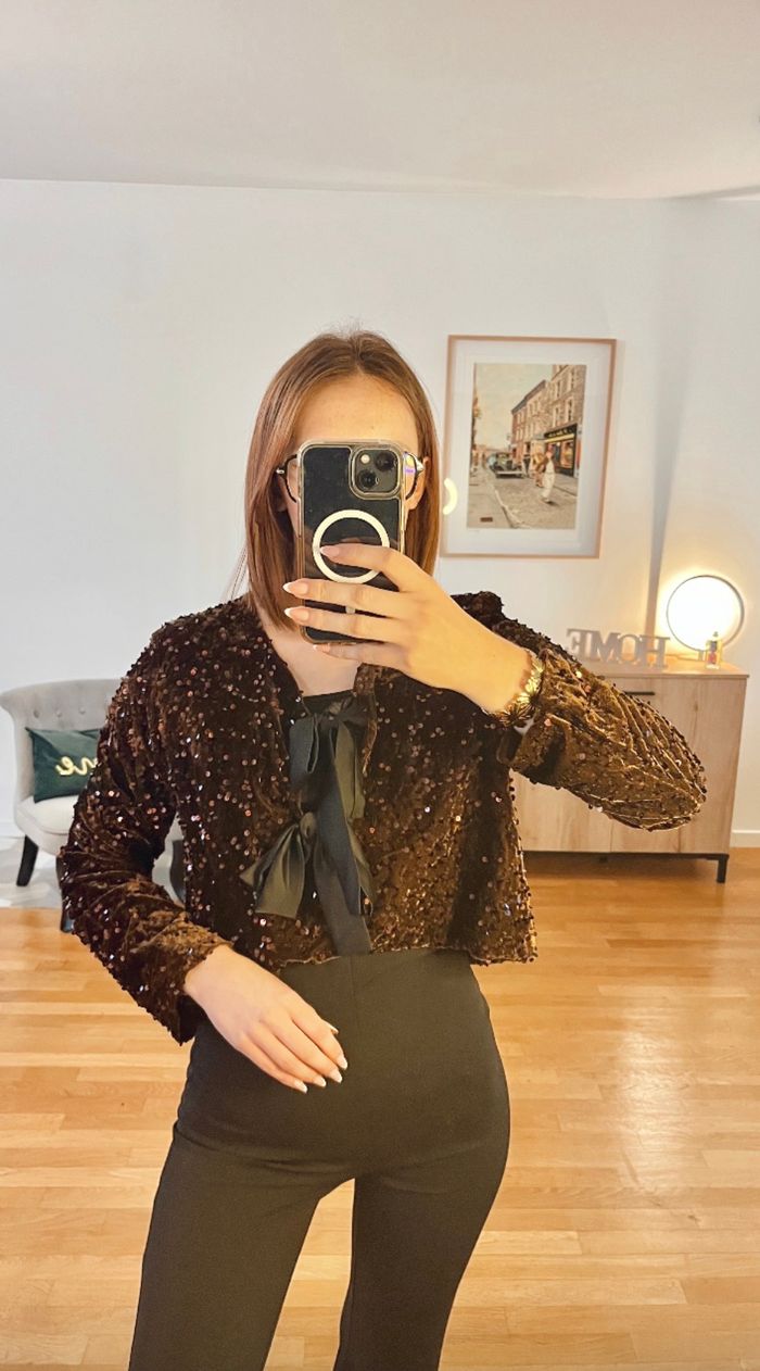 Top à Noeuds en Sequins