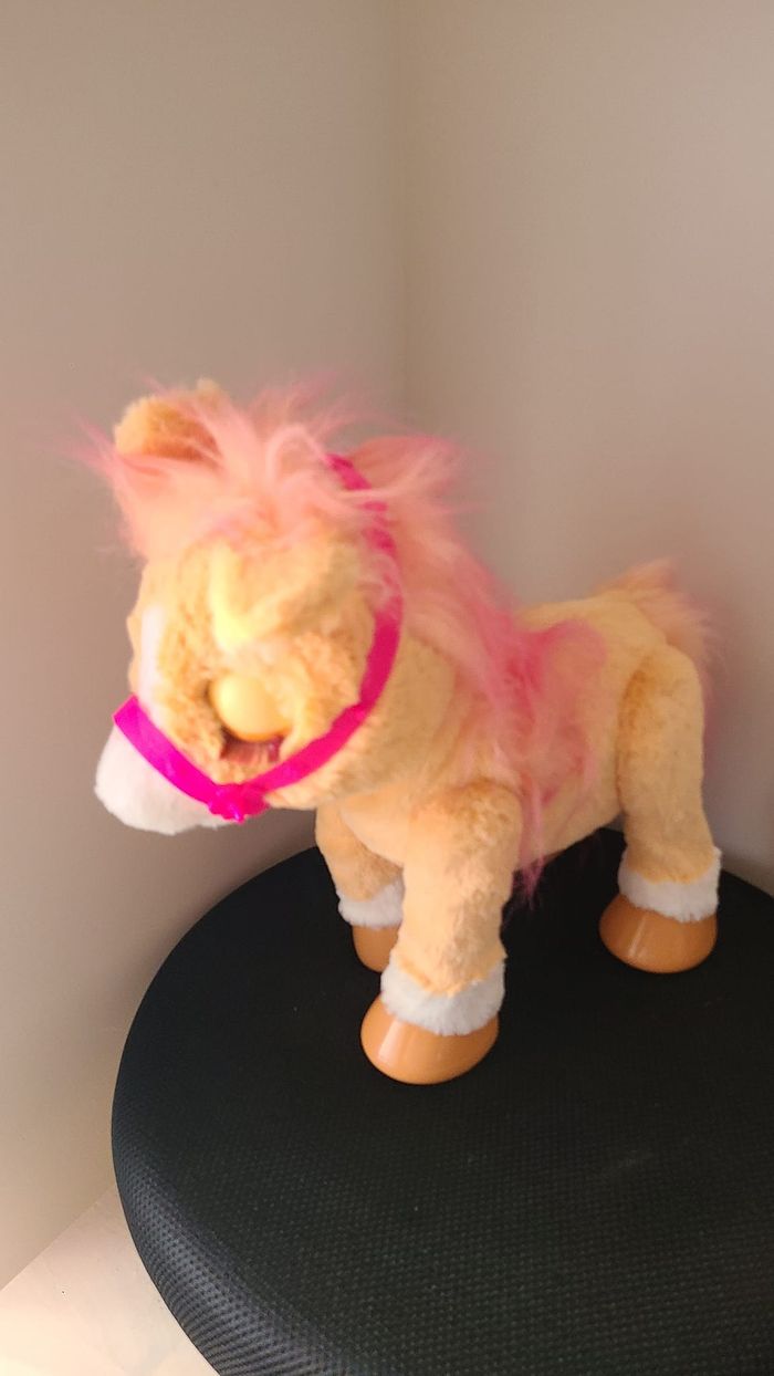 Jouet interactif pour enfants en fourrure vraie cannelle My Stylin poney. AUCUN ACCESSOIRE. - photo numéro 3