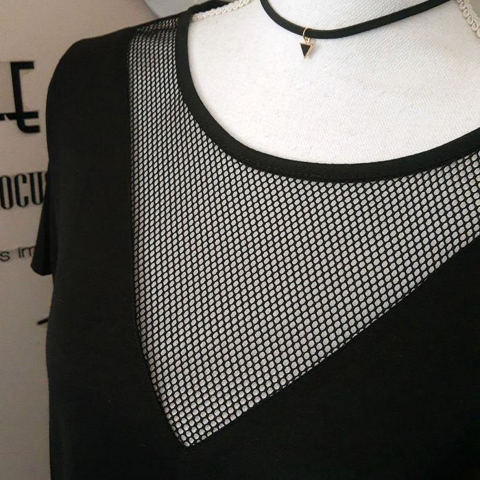 Robe de soirée chic col résille noire comme neuve - photo numéro 2