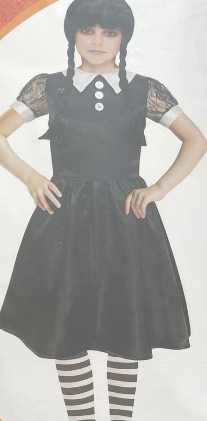 Déguisement : robe et perruque Mercredi Addams T 7-9 ans