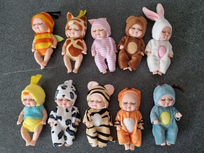 Bébé poupée - 1 au choix