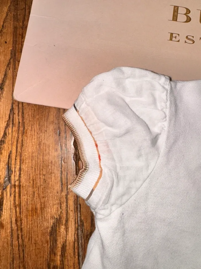 T-shirt Burberry 6 mois - photo numéro 2