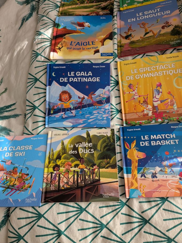 9 livres hachette jeunesse - photo numéro 2