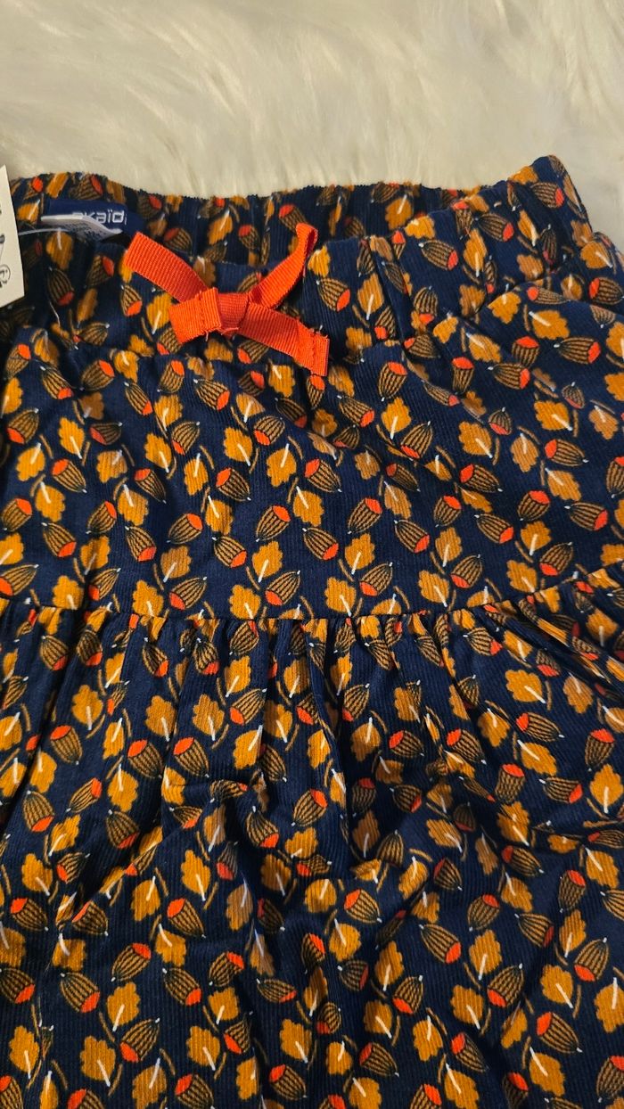 Neuve (non portée) 🤩😍  🏷superbe jupe velours 10 ans fille 😍🤩🩷 - photo numéro 3