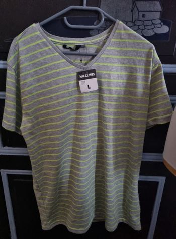 T-shirt gris à rayures jaunes fluo taille L