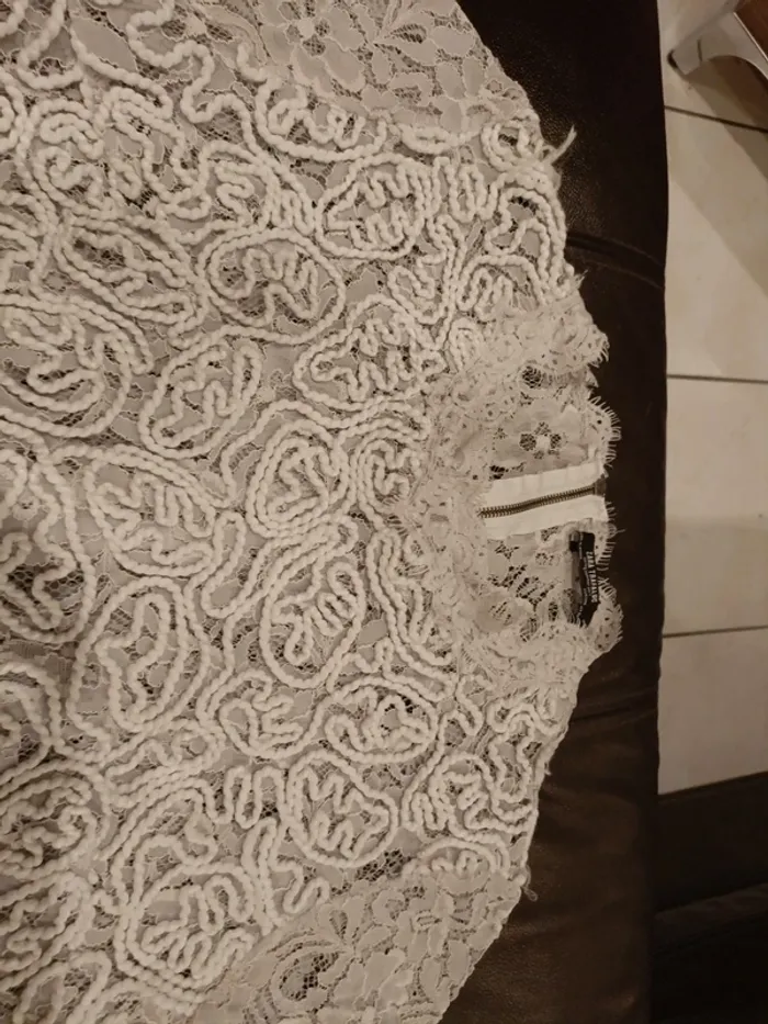 Haut Zara trafaluc taille s dentelle - photo numéro 2