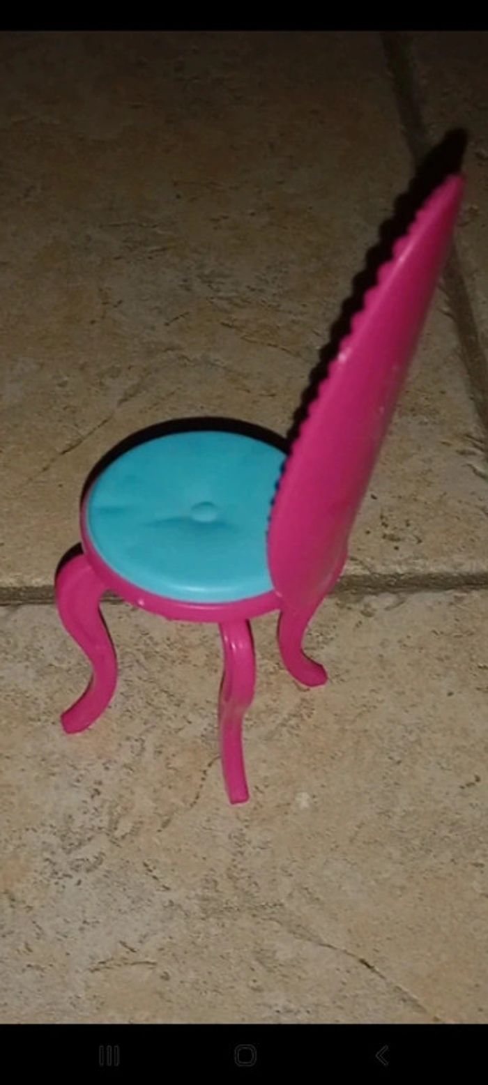 Chaise barbie. - photo numéro 2
