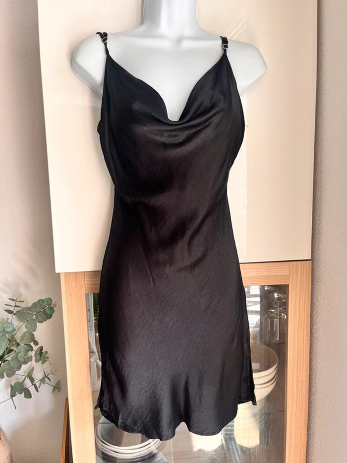 Robe nuisette satinée bershka - photo numéro 2