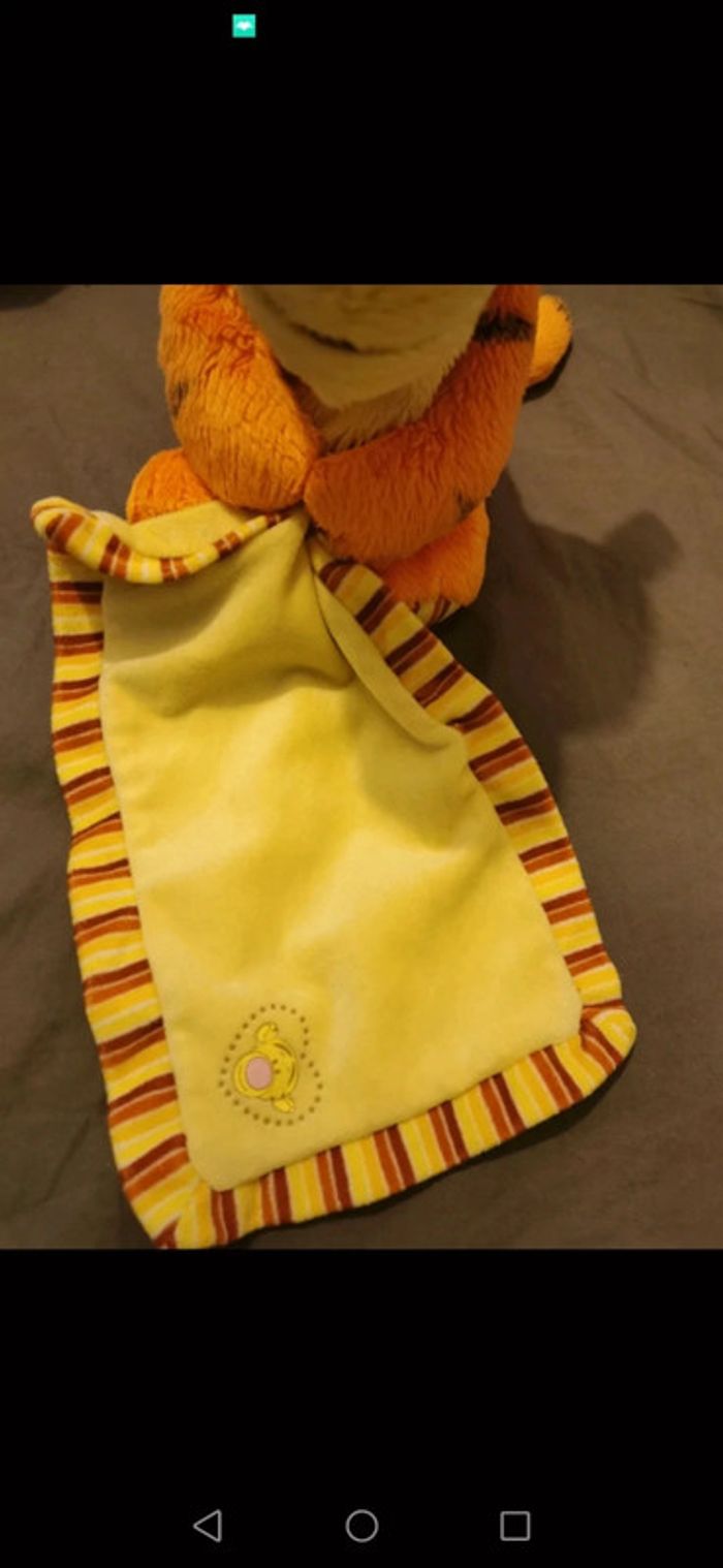 Peluche Doudou Tigrou (Winnie l'ourson) - photo numéro 3