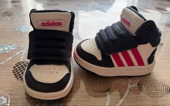 Basket bébé Adidas 