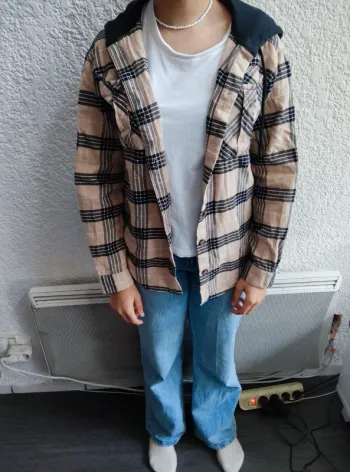 Veste chemise à carreaux avec capuche noir et marron txs