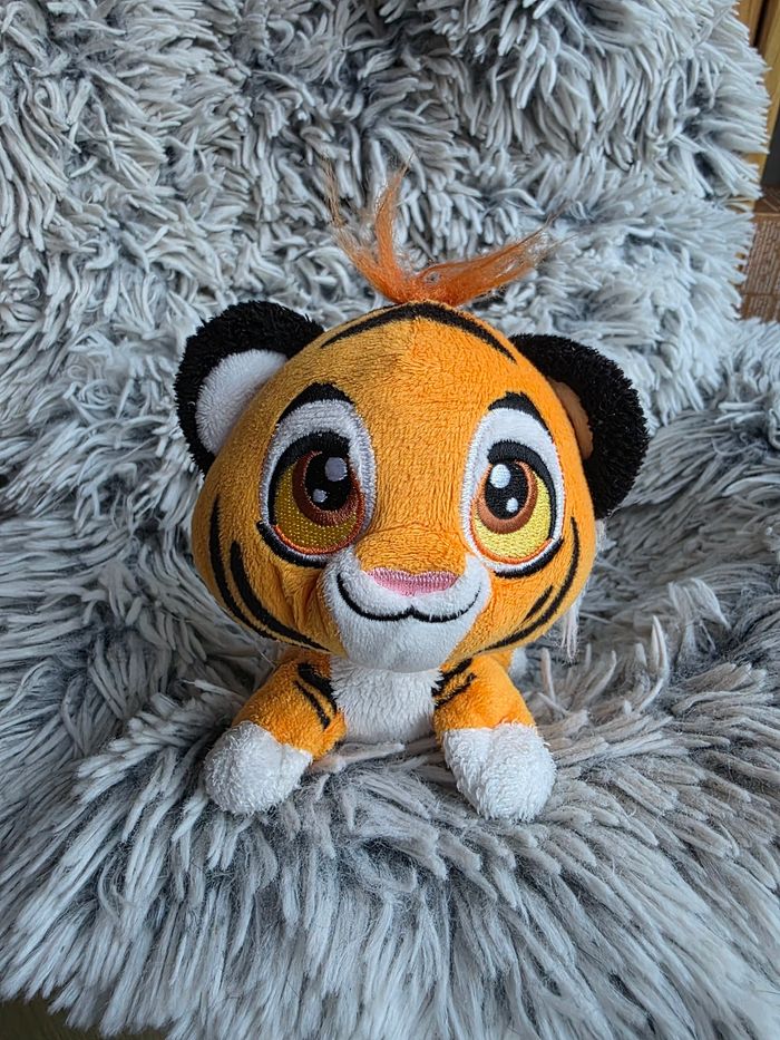 Peluche natif disney raya - princesse jasmine disneyland paris - disney store