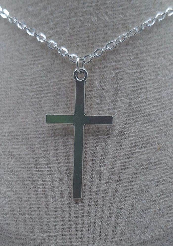 Collier croix simple - photo numéro 2
