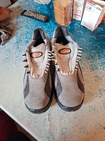 Chaussure sécurité 45 neuve